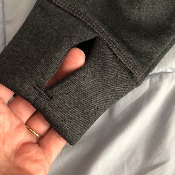 New without tags- Burton hoodie - Picture 3 of 9